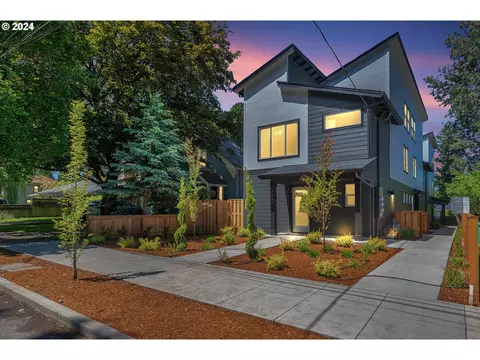 9027 N Chicago Ave, Portland, OR 97203