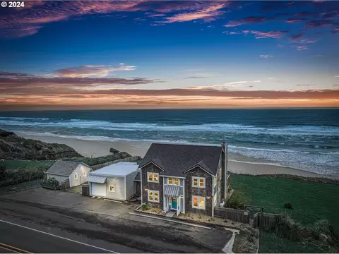 95668 Highway 101, Yachats, OR 97498