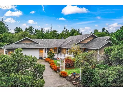 87660 Woodmere W, Florence, OR 97439