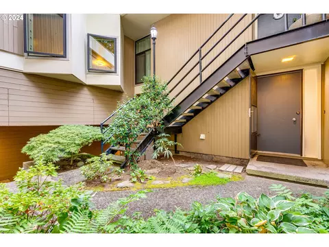7315 SW Beaverton Hillsdale Hwy #106, Portland, OR 97225