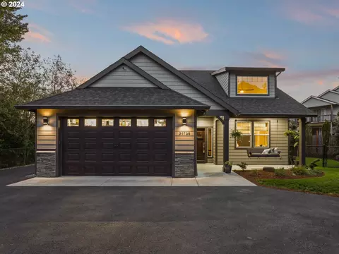 39738 Wall St, Sandy, OR 97055