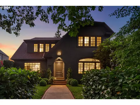 3121 NE Thompson St, Portland, OR 97212
