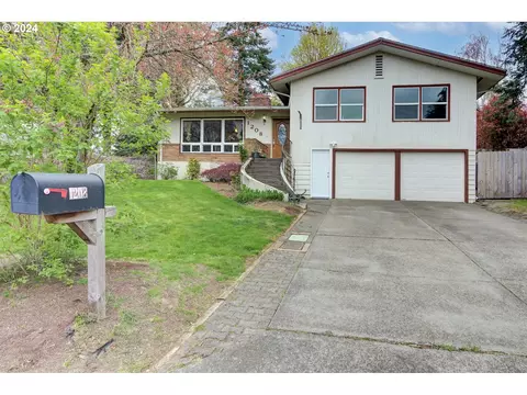 1208 NE 65th St, Vancouver, WA 98665