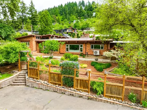 1175 E 37th Ave, Eugene, OR 97405