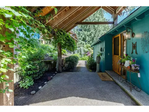 85296 Ridgetop Dr, Eugene, OR 97405