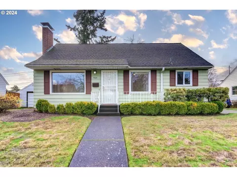 9104 SE Mill St, Portland, OR 97216