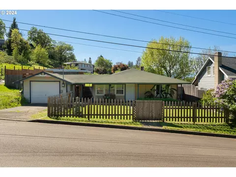 444 SEastwood St, Roseburg, OR 97470