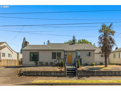 8514 NE Multnomah St, Portland, OR 97220