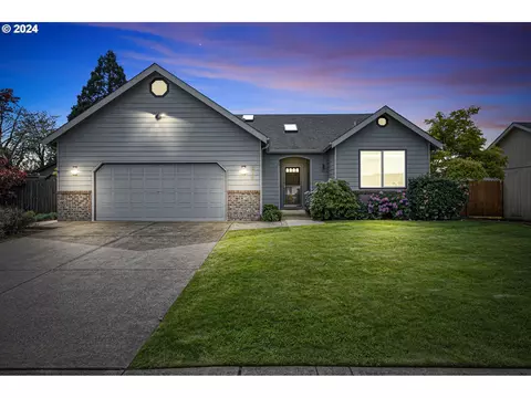 815 R St, Springfield, OR 97477
