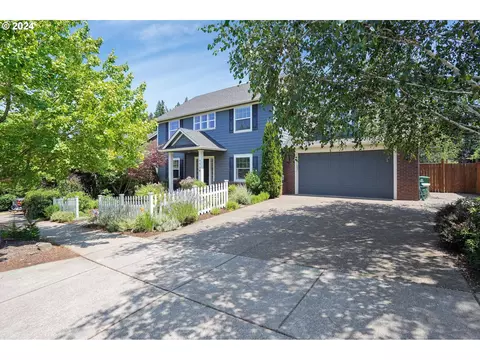 450 Tillicum Dr, Silverton, OR 97381