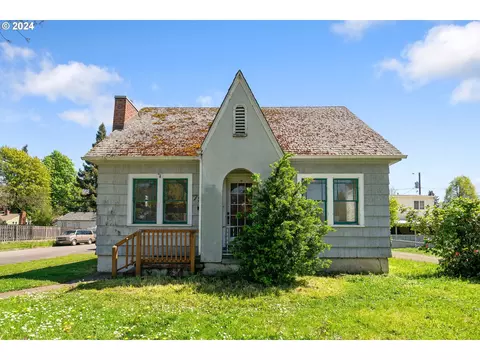 790 17th St, Salem, OR 97301