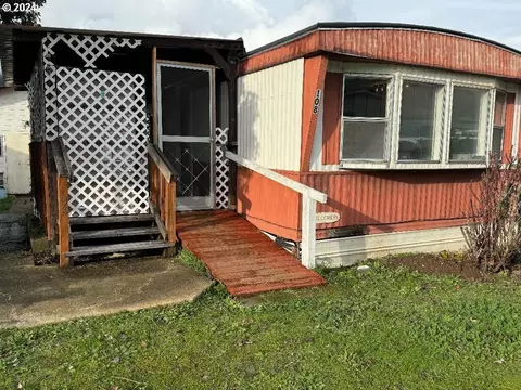 108 Rosalee Ln, Myrtle Creek, OR 97457