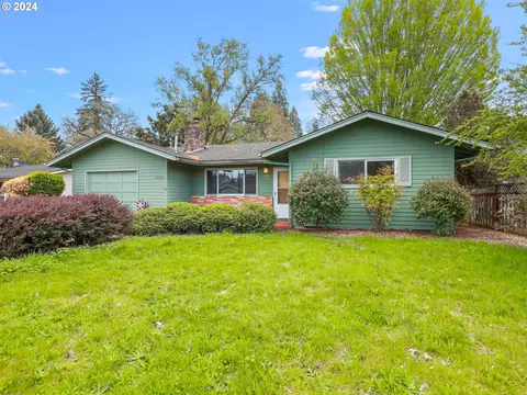10330 SW Meadow St, Tigard, OR 97223