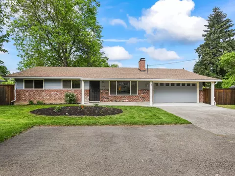 14322 SE Upper Aldercrest Dr, Milwaukie, OR 97267