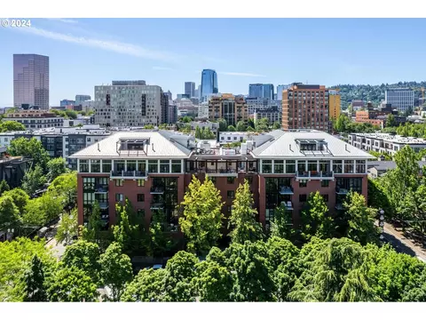 1030 NW Johnson St #202, Portland, OR 97209