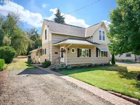 328 Mill St, Silverton, OR 97381