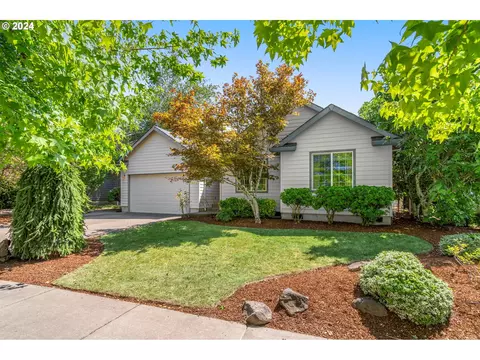 2372 NW Meadows Dr, Mcminnville, OR 97128