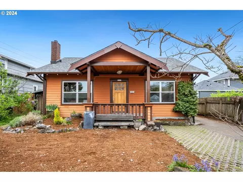 5815 NE Hassalo St, Portland, OR 97213
