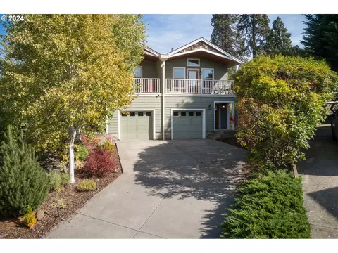 427 Maxs Pl, Hood River, OR 97031