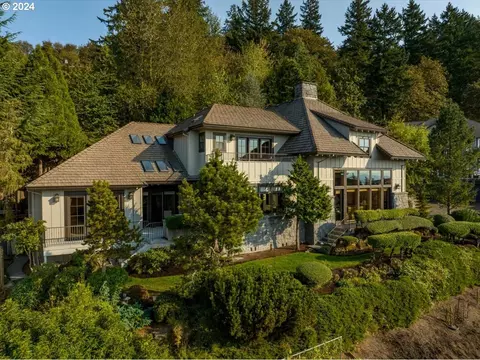 10235 SE Brookmore Ct, Happy Valley, OR 97086