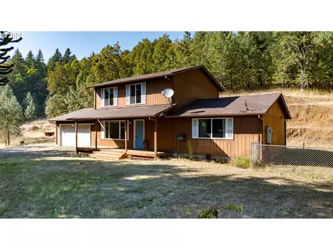 630 Mustang Dr, Oakland, OR 97462