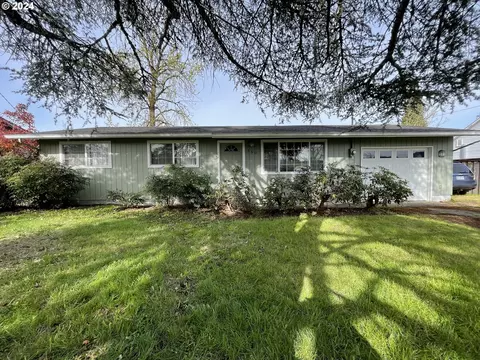 360 S 46th St, Springfield, OR 97478