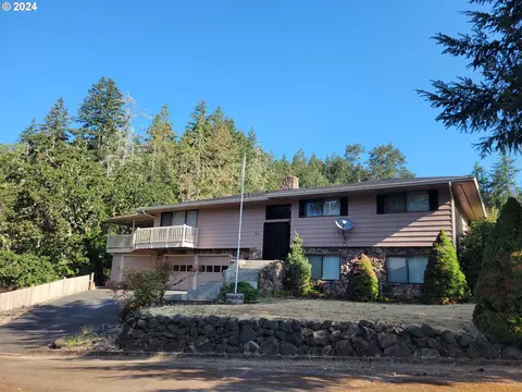 701 Tanglewood St, Sutherlin, OR 97479
