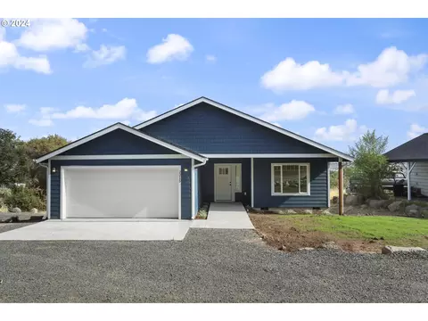 2215 W 13th St, The Dalles, OR 97058