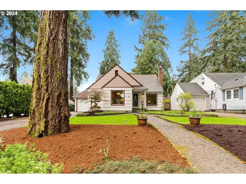 9718 NE Skidmore St, Portland, OR 97220