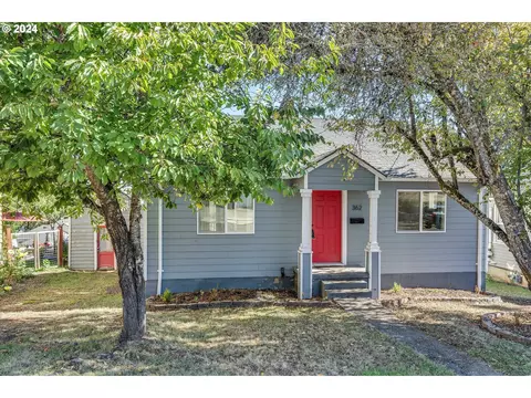 362 SW Oak St, Willamina, OR 97396