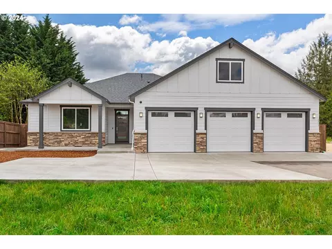 6513 NE 123rd St, Vancouver, WA 98686