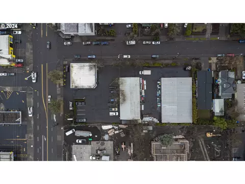 8101 NE Glisan St, Portland, OR 97213