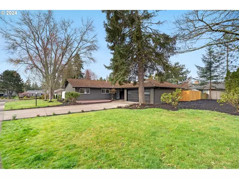 10260 NW Flotoma Dr, Portland, OR 97229