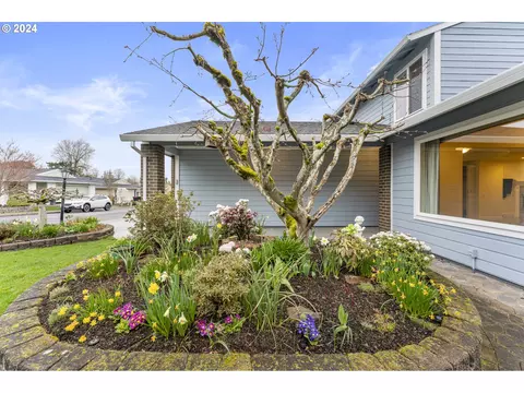 9160 SW Summerfield Ct, Tigard, OR 97224