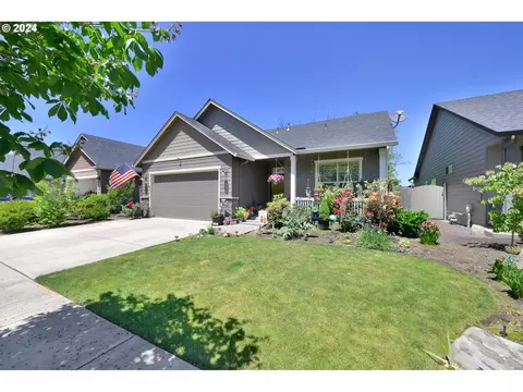 945 Pennington Ct, Eugene, OR 97404