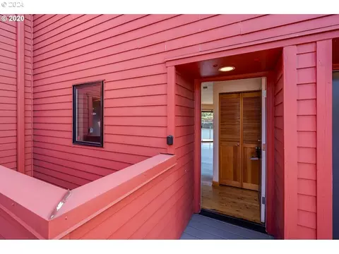 710 NW Naito Pkwy #C11, Portland, OR 97209