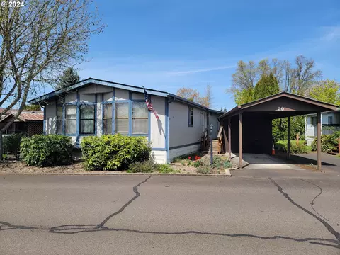 2796 S Main Rd #20, Lebanon, OR 97355