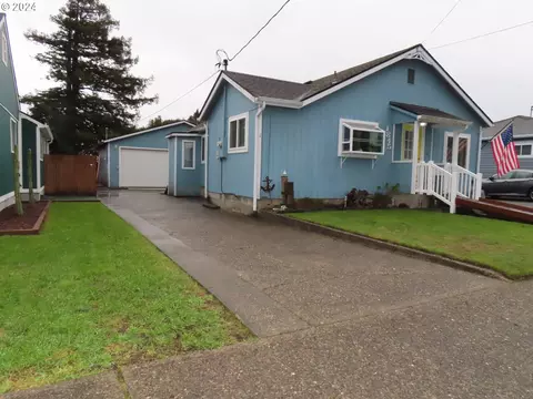1845 Maple St, North Bend, OR 97459
