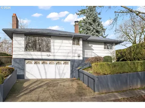 4135 SE Ogden St, Portland, OR 97202