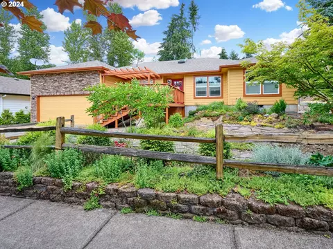 413 Ike Mooney Rd, Silverton, OR 97381