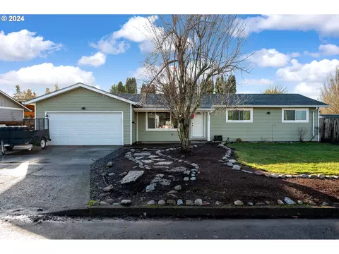 905 S Magnolia St, Cornelius, OR 97113