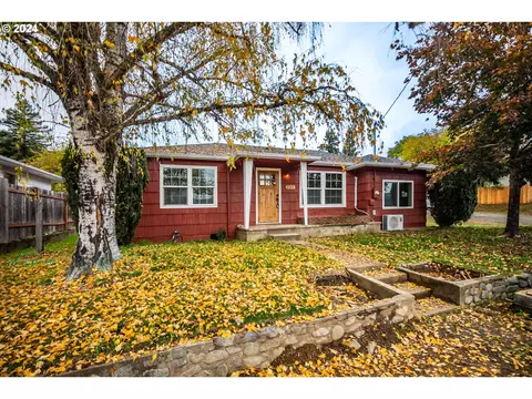 735 NE Madrona Dr, Myrtle Creek, OR 97457