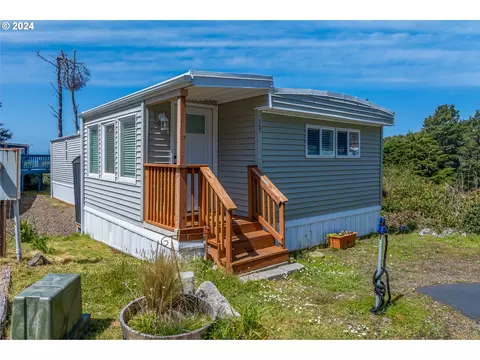 4875 N Highway 101 #39, Depoe Bay, OR 97341