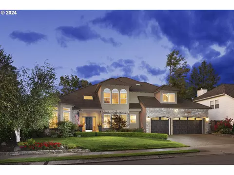 13869 Amberwood Cir, Lake Oswego, OR 97035