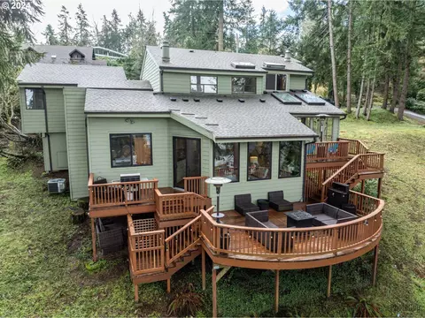 825 W 36th Ave, Eugene, OR 97405