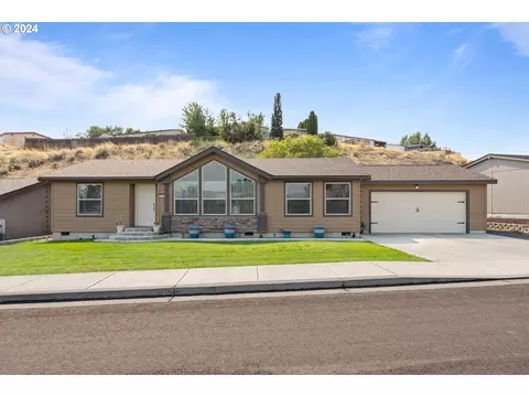 3076 SW River View Dr, Pendleton, OR 97801
