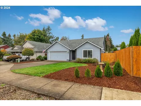 19123 Merchant Pl, Oregon City, OR 97045