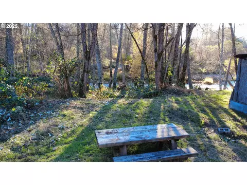 188 Pisqually Ln, Azalea, OR 97410 photo 14