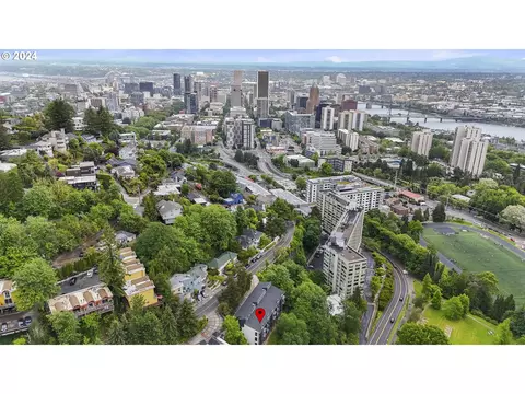 830 SW Broadway Dr #9, Portland, OR 97201