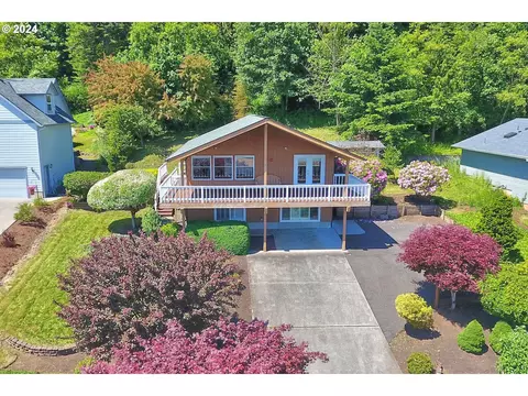 1805 9th St, Columbia City, OR 97018